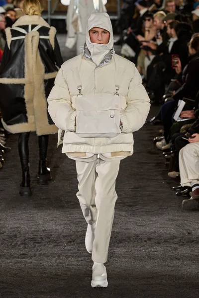 Look 61